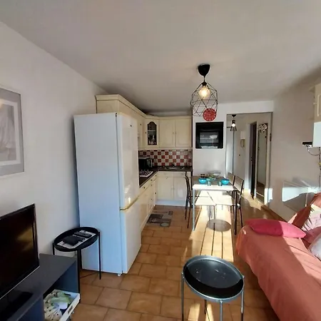 Apartamento T2, Wifi Et Parking, 4 Couchages, Centre Station *